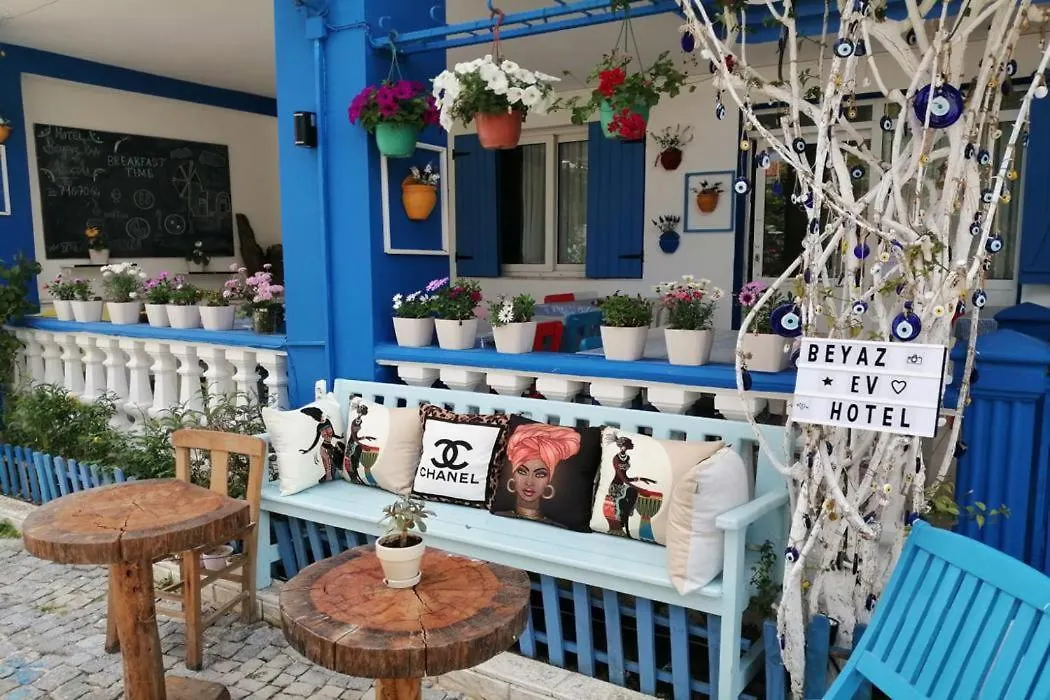 Beyaz Ev Hotel Alaçatı 3*,