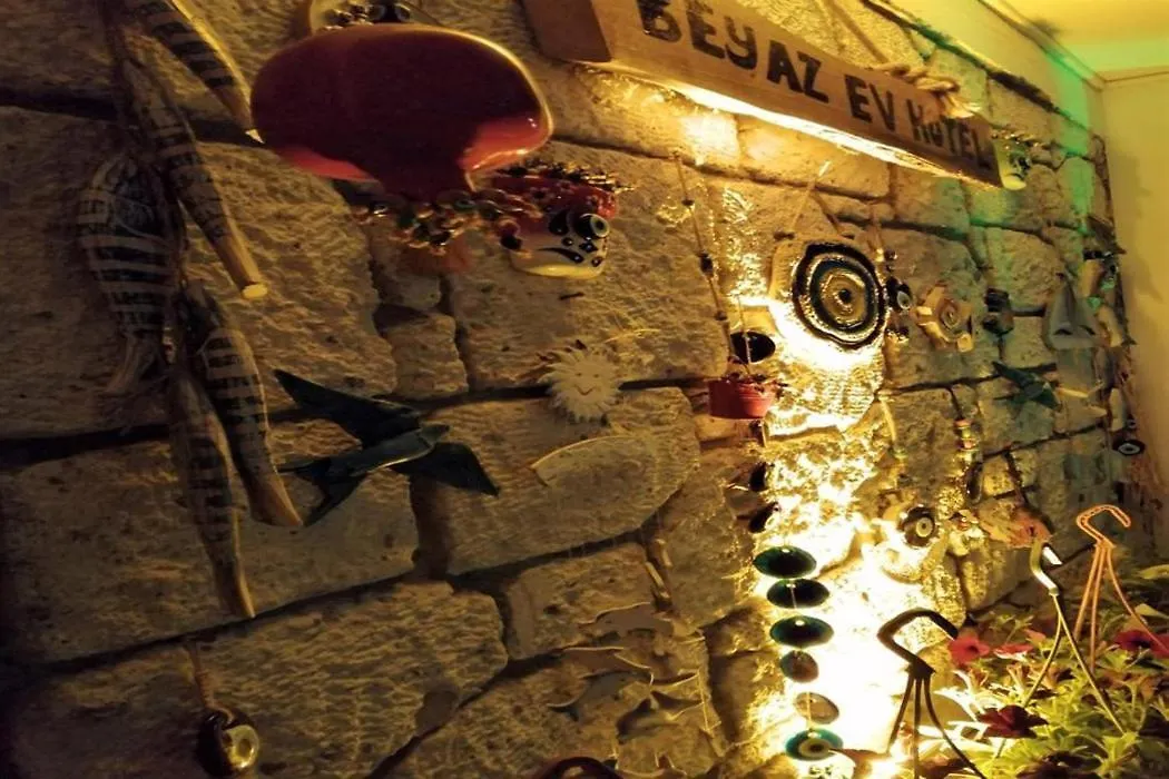 Beyaz Ev Hotel Alaçatı Konukevi