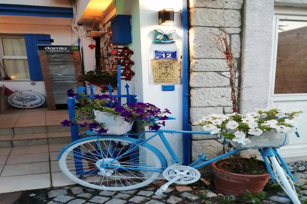 *** Konukevi Beyaz Ev Hotel Alaçatı Türkiye