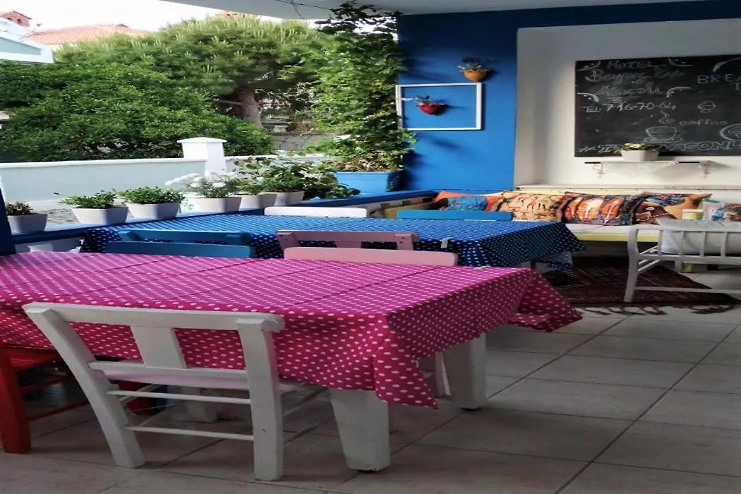Konukevi Beyaz Ev Hotel Alaçatı