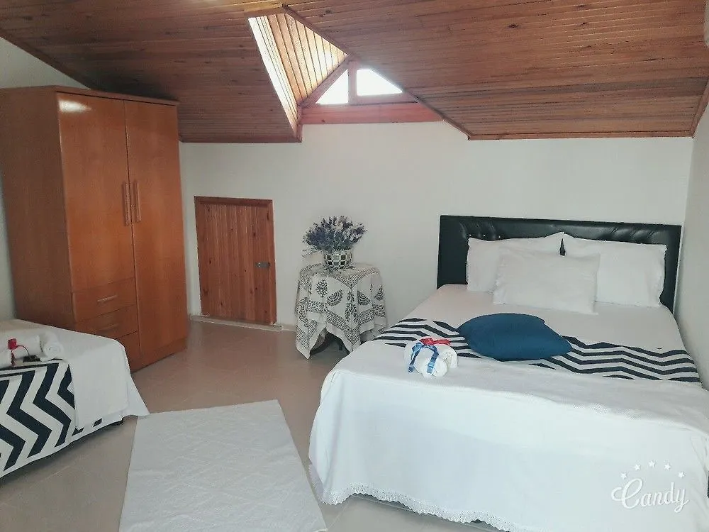 Konukevi Beyaz Ev Hotel Alaçatı
