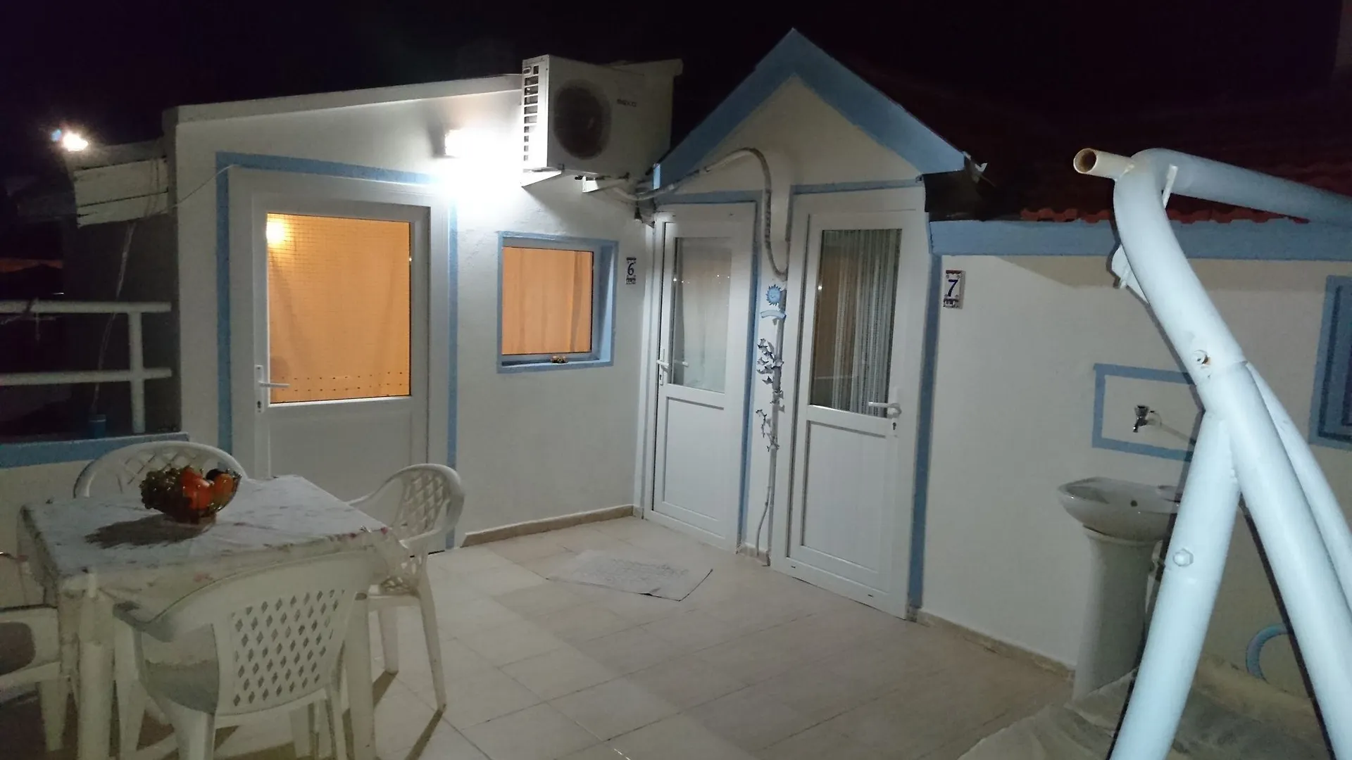 *** Konukevi Beyaz Ev Hotel Alaçatı Türkiye