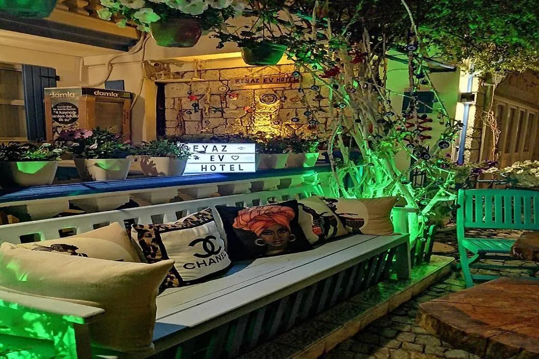 Beyaz Ev Hotel Alaçatı 3*,