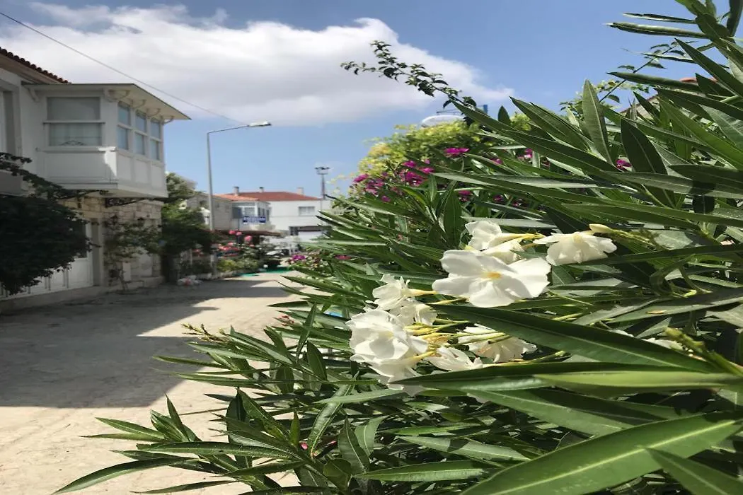 Beyaz Ev Hotel Alaçatı